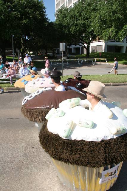 v2006_ArtCar_3_Parade 013 